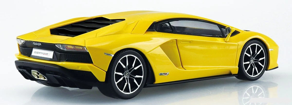 1/32 Lamborghini Aventador S Pearl Yellow