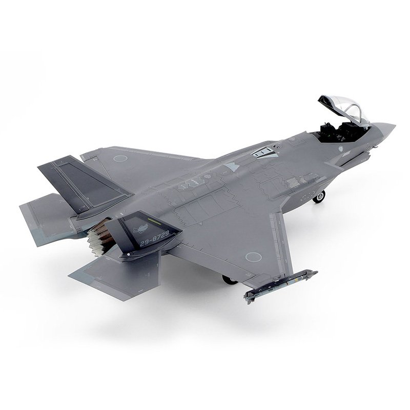 TAMIYA F-35A LIGHTNING II 1:72