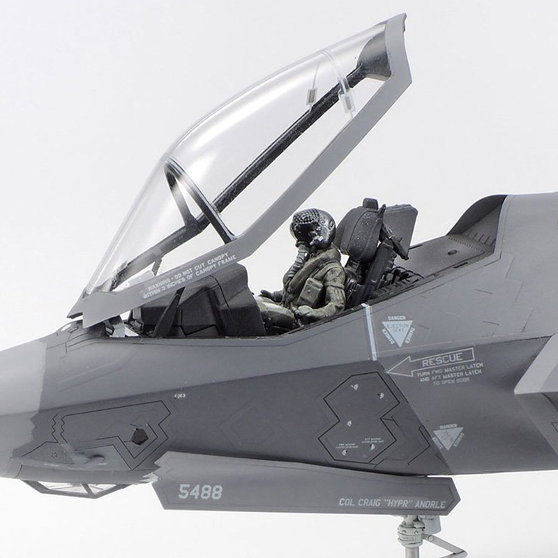 TAMIYA F-35A LIGHTNING II 1:72