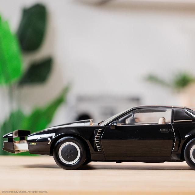 KNIGHT RIDER K.I.T.T. 1:10 Scale.