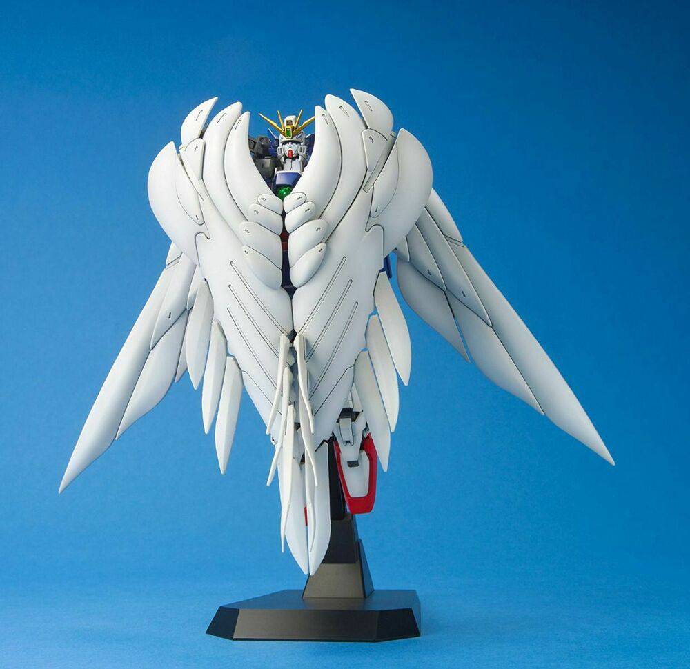 MG 1/100 W GUNDAM ZERO CUSTOM