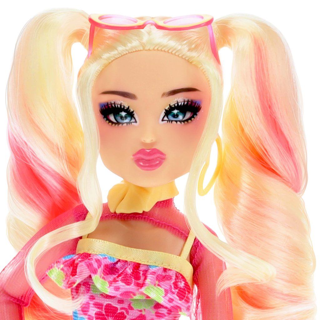 DRESS TO IMPRESS - Fashion Doll - Bubble Gum Gal