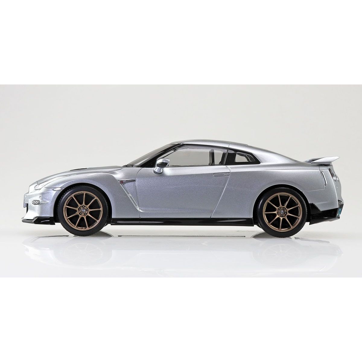 1/32 SNAP Nissan R35 Nissan GT-R 2024 (Ultimate Metal Silver)