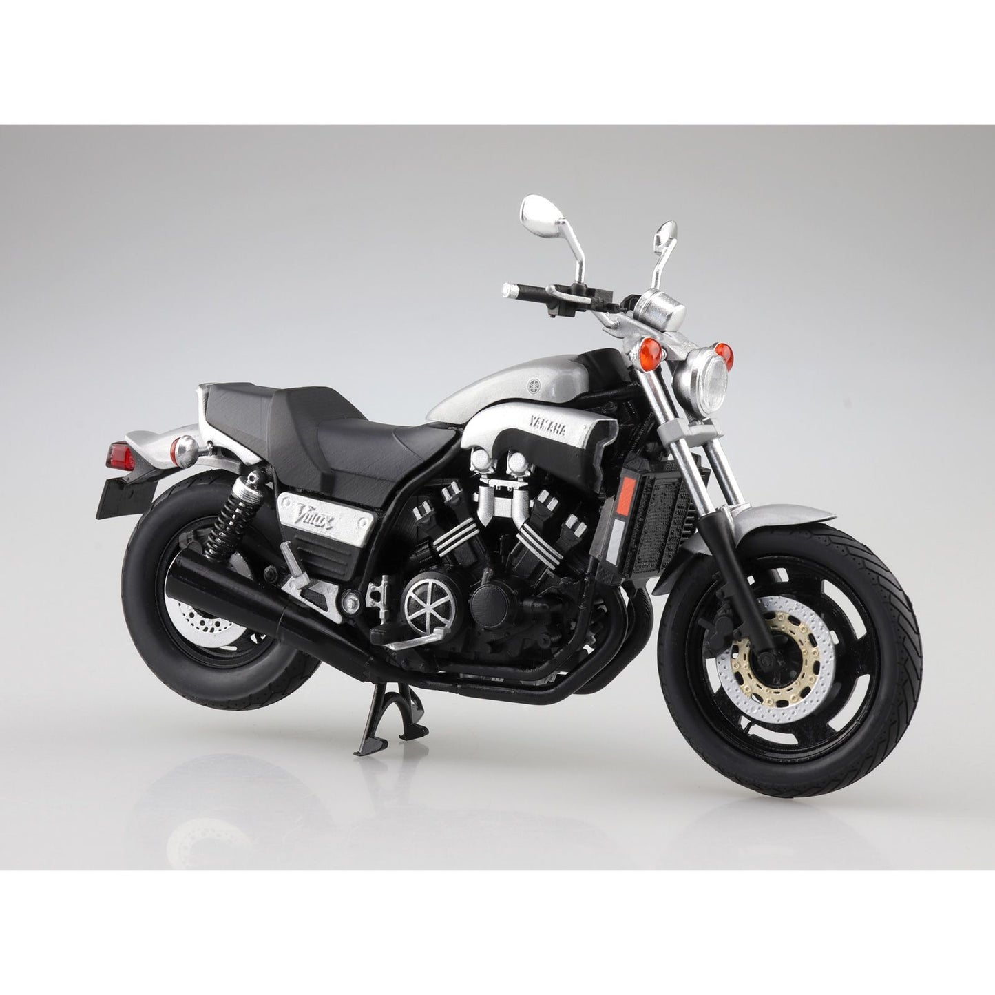 1/12 Diecast Yamaha VMAX (New Silver Dust)